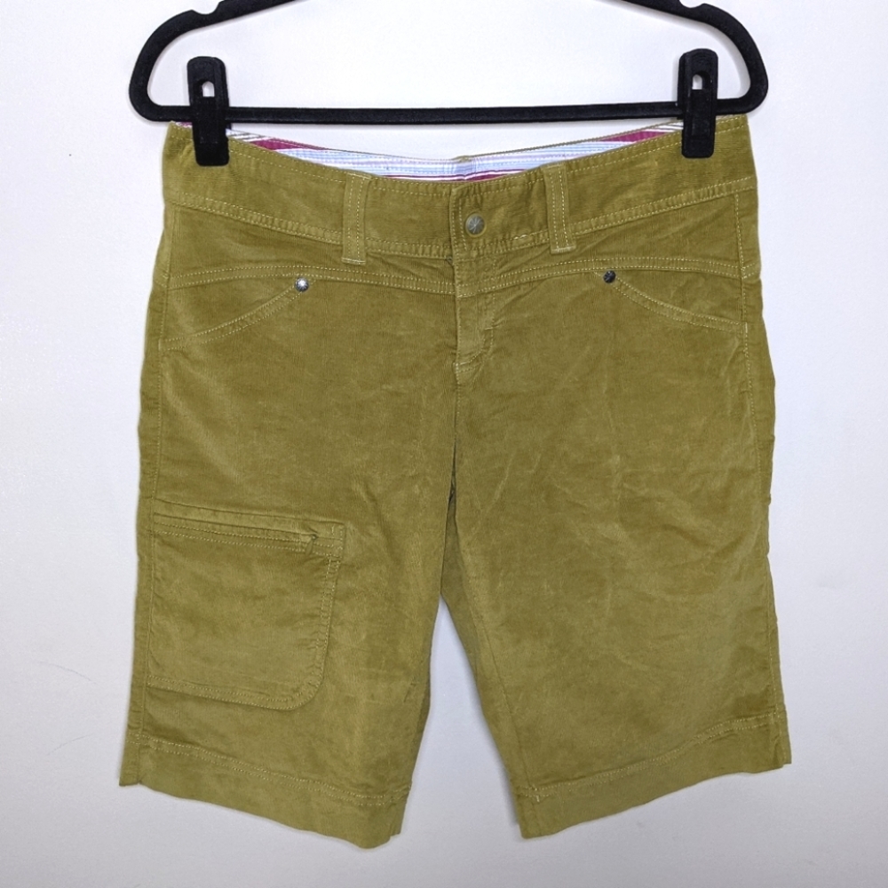 Athleta Bermuda Shorts green thin corduroy